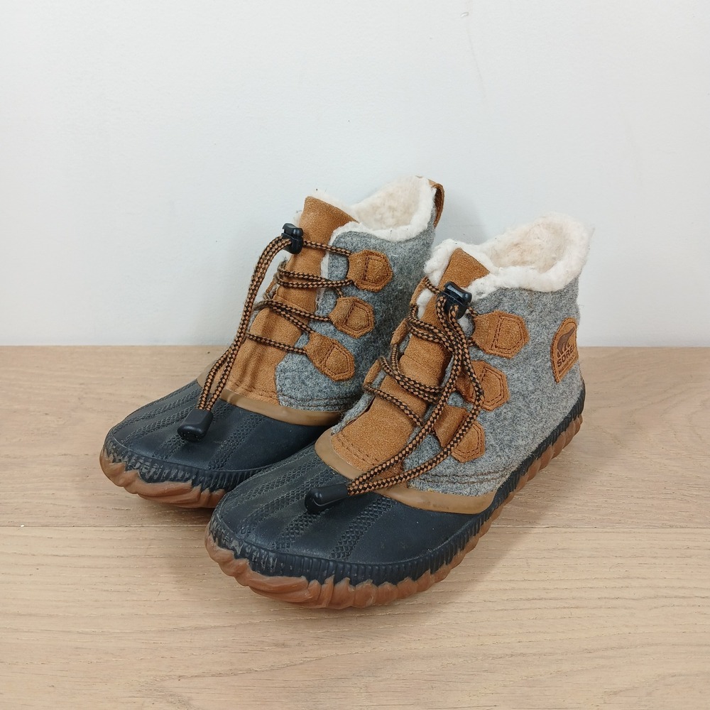 Sorel Out N About Plus Girls 4 Grey Felt Suede Waterproof Duck Winter Boots